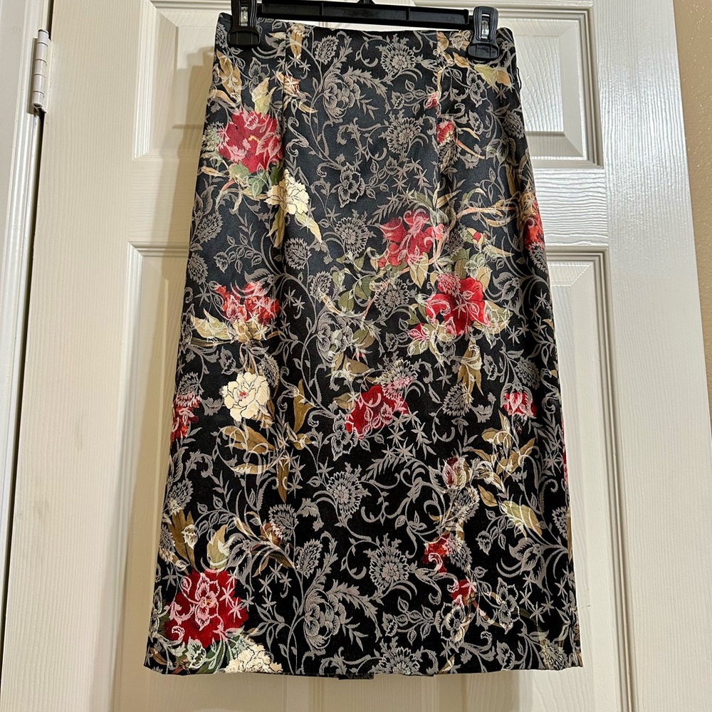 Antonio Melani Floral Pencil Skirt Size 2 🖤